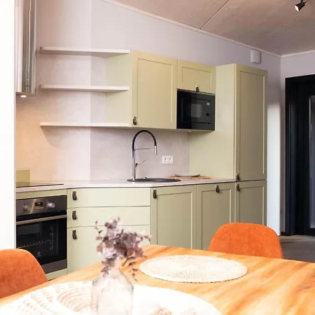 Spacious 2-bedroom *